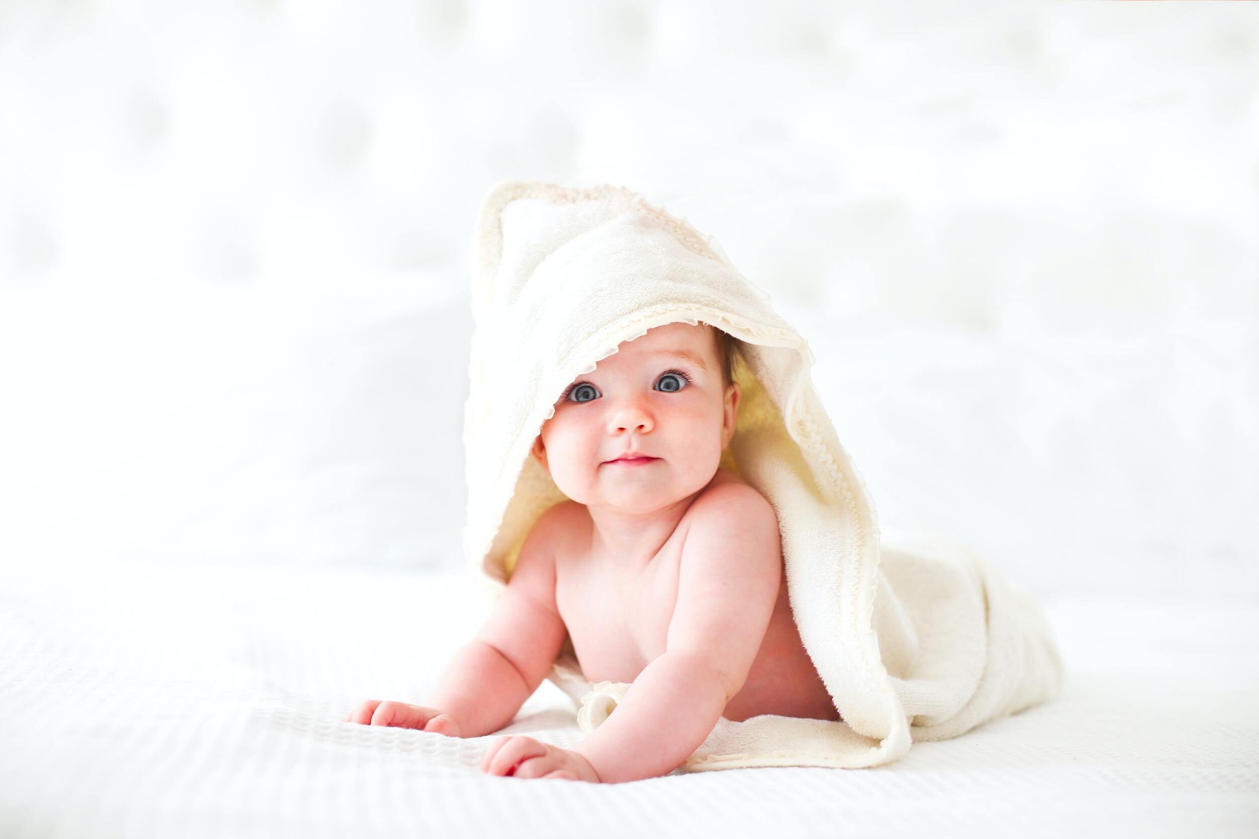 Младенец в полотенце